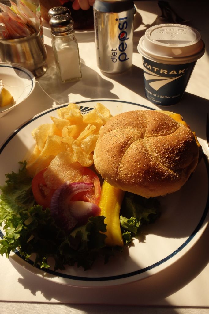 Repas dans le wagon restaurant de l'Amtrak