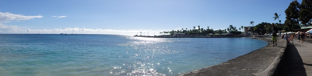 La plage de la ville et ses bouées kilométriques