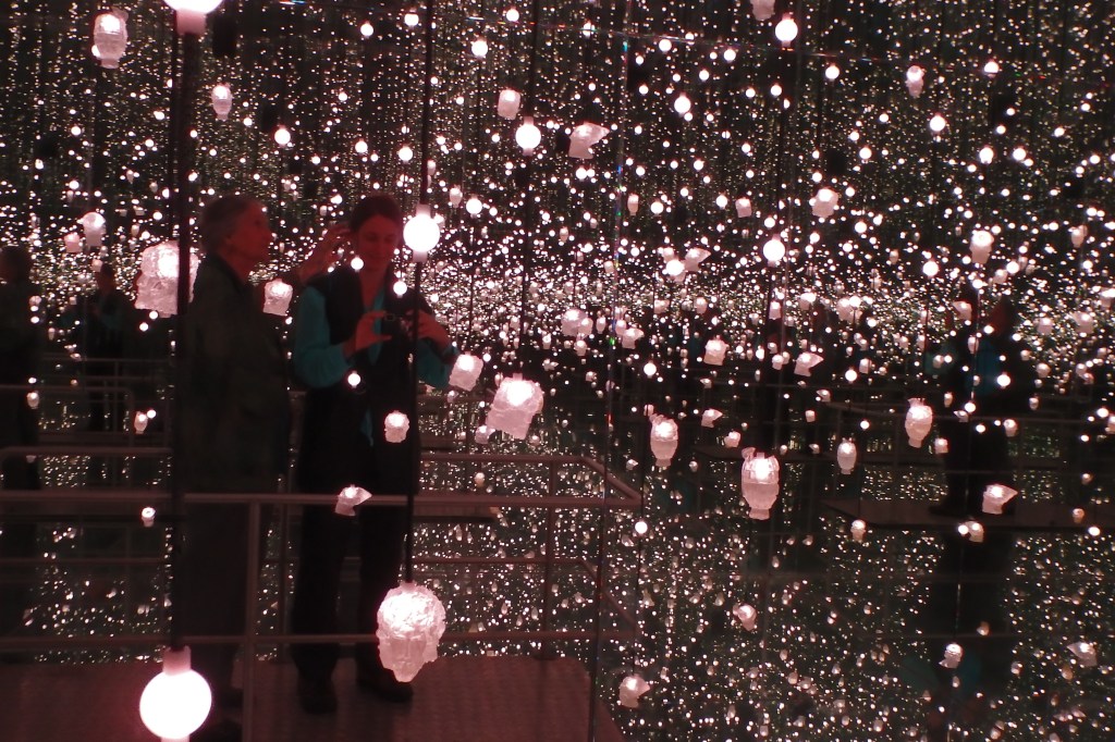 Raewyn et Chami dans l'infini