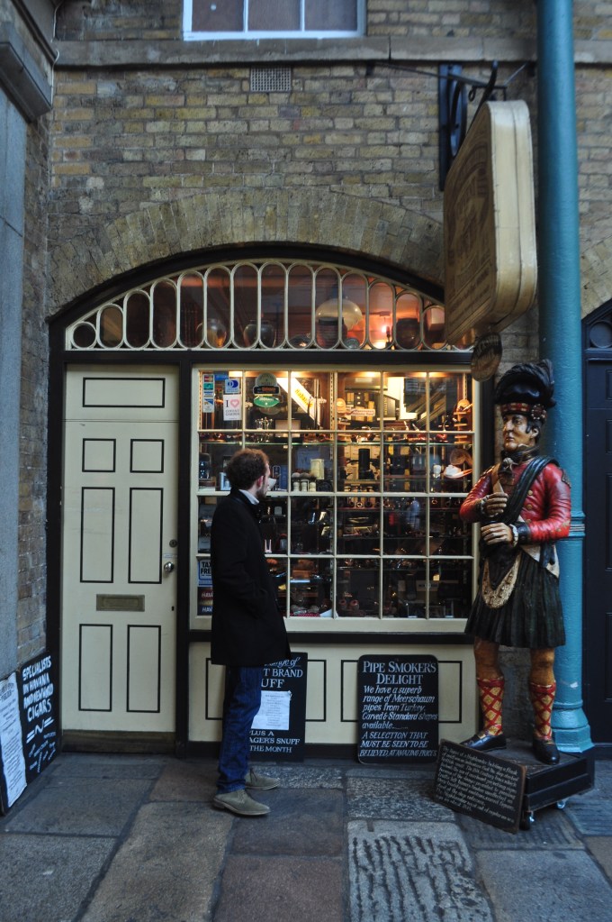 A smoking pipe shop with some amazing pieces of smoking pipes